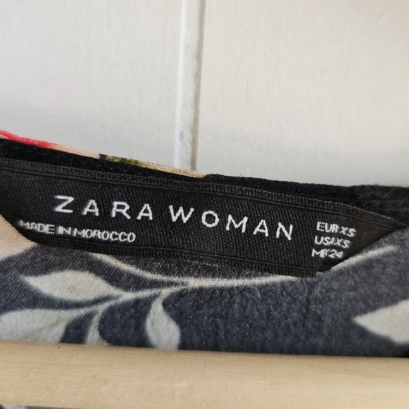 ZARA Floral Sinch Front Top - Picture 9 of 10